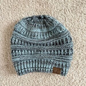 Knit Beanie - Black and Gray